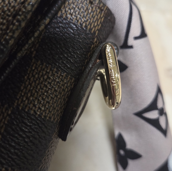 Louis VuittonDamier Ebene Croisette Elegant Brown Checkered Handbag - Copy - Picture 4 of 16